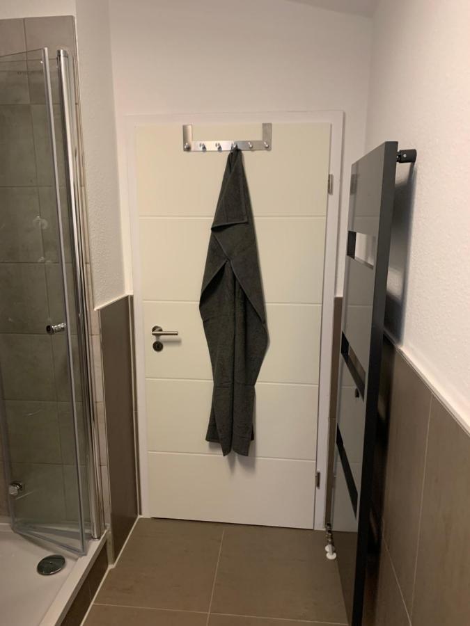 40 Qm Appartment Parkplatz, Balkon,Netflix, Prime Chemnitz Eksteriør billede